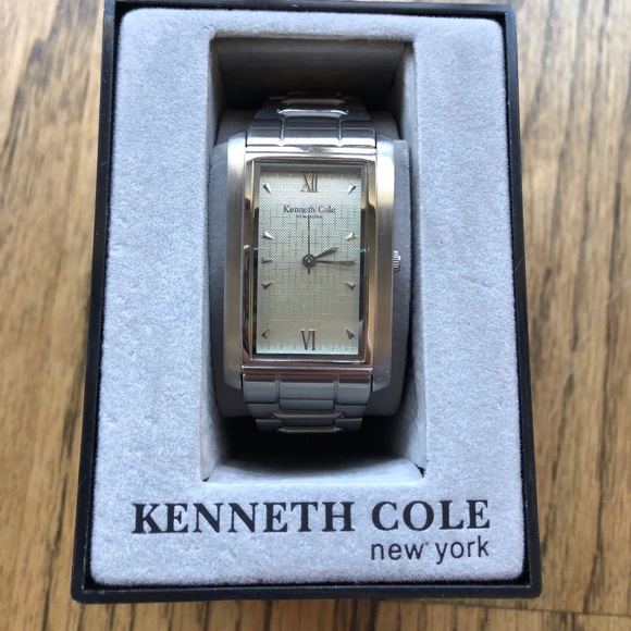 Kenneth Cole Accessories - EUC silver Kenneth Cole ladies watch